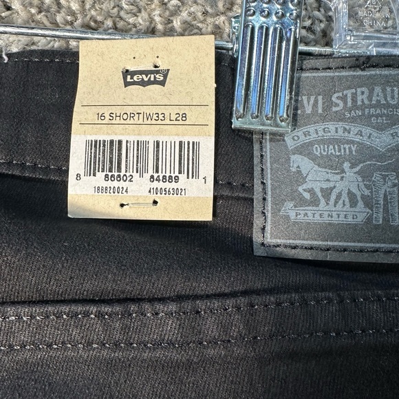NWT women’s Levi’s black high rise skinny jeans SZ 16 short - Picture 6 of 9